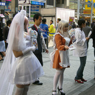 秋葉原に『ルミナスアーク2』のダブルヒロインが登場