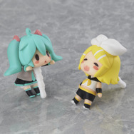 「初音ミク」のイヤホンジャックアクセサリー8月発売 ― 人気イラストレーターのデザインで立体化