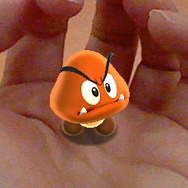 握りつぶさないで！