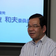 共産党ブースには志位委員長も登場