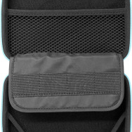 内部には各種ポケットと本体落下防止のセーフティバンドを搭載