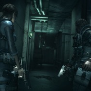 『バイオハザード リベレーションズ』のPRとして臓物が浮かぶ血の海と化したプールで遊ぶイベントが開催・・・イギリス