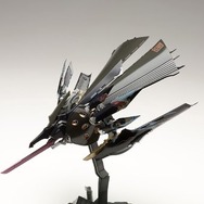 『斑鳩』の2P機「飛鉄塊 銀鶏[黒]」が1/144スケールキットに