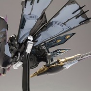 『斑鳩』の2P機「飛鉄塊 銀鶏[黒]」が1/144スケールキットに