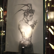 主人公アシュレイ。鉛筆のやわらかい描写に注目