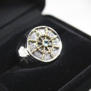 舵輪の扉をイメージ