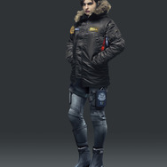 ミリタリーブランド「アルファ」とのコラボウェア着用イメージ