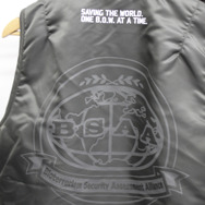 背面にはBSAAのロゴが