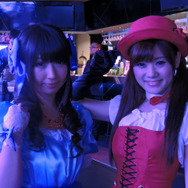 美しい谷間に思わずドキッ！佐山彩香さんら美女が登場した『RED STONE』カンファレンスの模様を写真でチェック