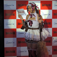 美しい谷間に思わずドキッ！佐山彩香さんら美女が登場した『RED STONE』カンファレンスの模様を写真でチェック