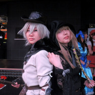 美しい谷間に思わずドキッ！佐山彩香さんら美女が登場した『RED STONE』カンファレンスの模様を写真でチェック