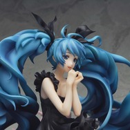 1/8スケールフィギュア「初音ミク 深海少女ver.」予約開始 ― グッ鉄カフェではスペシャルドリンクもプレゼント