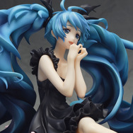 1/8スケールフィギュア「初音ミク 深海少女ver.」予約開始 ― グッ鉄カフェではスペシャルドリンクもプレゼント