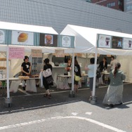 食券購入後、改めてフードを受け取ります