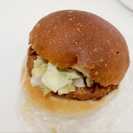 手頃なサイズの「コロッケパン」