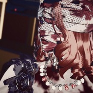 血まみれの姿で事務所を訪れるベティ