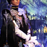 【E3 2013】任天堂ブースに降臨した、ショートカットのベヨ姉さん写真集