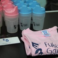 【E3 2013】今年も多数のアイテムを揃えて営業中です、E3公式ストア