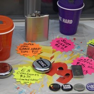 【E3 2013】今年も多数のアイテムを揃えて営業中です、E3公式ストア