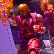 【E3 2013】『ライトニングリターンズ』『FFX&X-2』も遊べた、スクエニブースレポ ― ライトニングのフィギュアも展示
