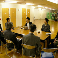 講演後インタビューを行った