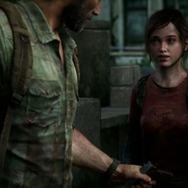 少女に差し出されるのは、鉄の塊