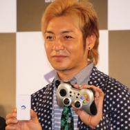 PR大使の西山 茉希さん、つるの 剛士さんが登場！クラウドゲーム機「G-cluster」発売記念イベント