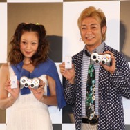 PR大使の西山 茉希さん、つるの 剛士さんが登場！クラウドゲーム機「G-cluster」発売記念イベント