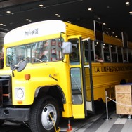共闘するぞー!「共闘学園」開校式が開催 -見所満載の試遊機・会場セットが勢揃い