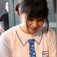 共闘するぞー!「共闘学園」開校式が開催 -プレイ方法を手取り足取り教えてくれる女性徒達をフォトレポート