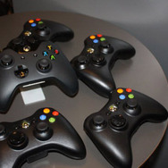 次世代機Xbox OneとPS4のコントローラーサイズを比較、海外ユーザーも話題に