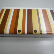 パッと見ただけだとポケモン限定3DS LL本体には見えないデザイン