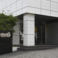 線路をまたいでジェミニビルへ