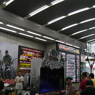 プロ格闘ゲーマーと一般ファンが激突！ 秋葉原で『インジャスティス：神々の激突』の発売イベントが開催