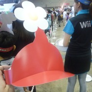 列に並ぶと貰えたピクミンの紙帽子（色は赤・青・黄の3色）