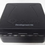 専用のケースに入ったOculus Rift