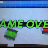 機が被弾するごとに上画面の左上に表示される体力が減少し、これがゼロになってしまうとゲームオーバー