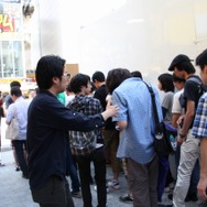 少し離れた場所も列が!