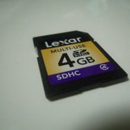同梱されているSDカード(4GB)
