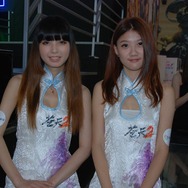 【China Joy 2013】上海で熱いゲームショウが開幕！ずらり並んだ美女軍団にサービス！サービス！