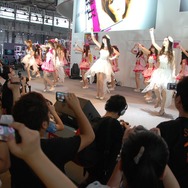 【China Joy 2013】上海で熱いゲームショウが開幕！ずらり並んだ美女軍団にサービス！サービス！