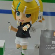 【ワンフェス2013夏】ファミマVer.のミク・リン・レン、痛車も―フォトレポート/VOCALOID