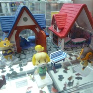 【ワンフェス2013夏】小さいながらも細かく再現『とびだせ どうぶつの森』お家&家具コレクション