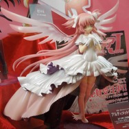 【ワンフェス2013夏】50メートル級がまさかの…2大話題作「まどマギ」「進撃の巨人」―フォトレポート/アニメ系その2
