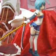【ワンフェス2013夏】50メートル級がまさかの…2大話題作「まどマギ」「進撃の巨人」―フォトレポート/アニメ系その2