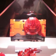 『ガイストクラッシャー』発売日決定、特別版ほか連動する数々の商品が発表 ― ガイメタルとカバーの実物も