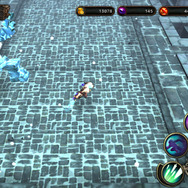 腕を横に振ってから叩き付ける氷ゴーレムの「叩き付け」