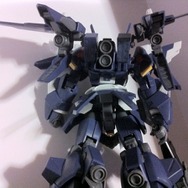 この何かすごい高機動そうな背面