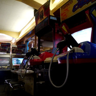 【RETRO51】SUDA51がレトロゲームを探訪する新連載 ― 35年余りの歴史に幕を閉じる老舗ゲームセンター「渋谷会館モナコ」へ