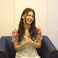 台本の厚さに驚いたというLynnさん